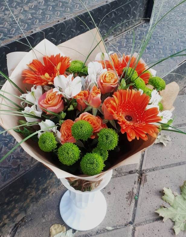 Букет цветов из: Герберы, Хризантемы, Альстромерии и Розы в Новосергиевской