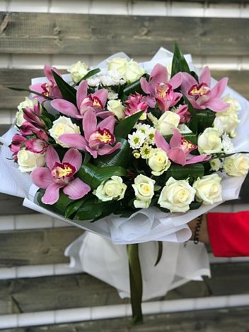 Букет цветов из: Розы и Хризантемы в Новосергиевской