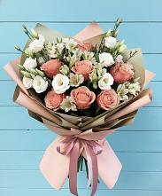 Букет цветов из:  Розы, Альстромерии и Лизиантусы в Новосергиевской