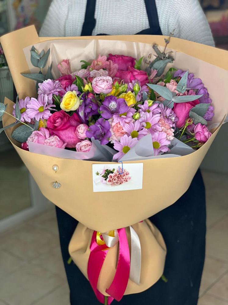 Букет цветов из: Хризантемы, Гвоздики и Альстромерии в Новосергиевской