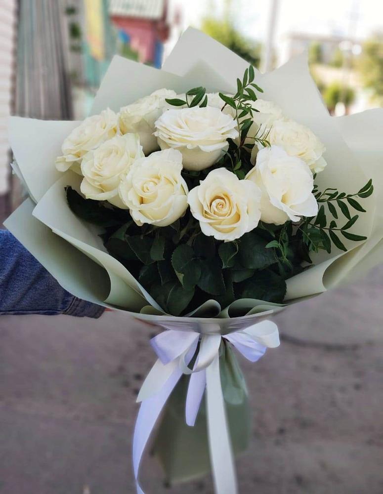Букет Белые розы Проуд в Новосергиевской