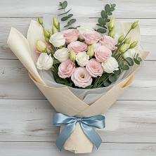 Букет цветов из:  Лизиантусы в Новосергиевской