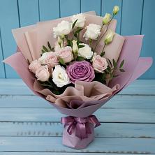 Букет цветов из:  Розы и Лизиантусы в Новосергиевской