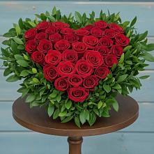 Цветочная композиция из Розы в виде сердца в Новосергиевской