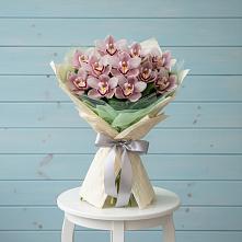 Букет цветов из:  Орхидеи и Розы в Новосергиевской