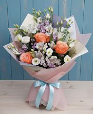 Букет цветов из:  Лизиантусы, Розы, Альстромерии и Гипсофила в Новосергиевской