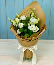 Букет цветов из:  Хризантемы и Лизиантусы в Новосергиевской