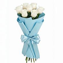 Букет 7 белых роз Проуд в Новосергиевской