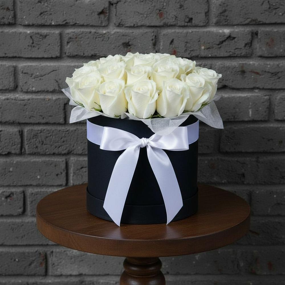 Цветочная композиция из Розы в шляпной коробке в Новосергиевской