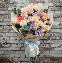 Букет цветов из:  Розы, Лизиантусы и Гвоздики в Новосергиевской