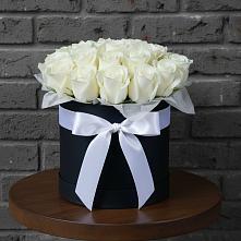 Цветочная композиция из Розы в шляпной коробке в Новосергиевской