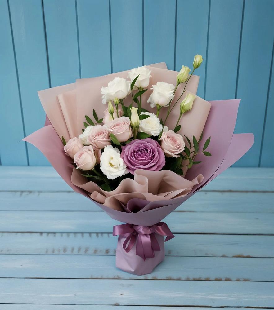 Букет цветов из: Розы и Лизиантусы в Новосергиевской